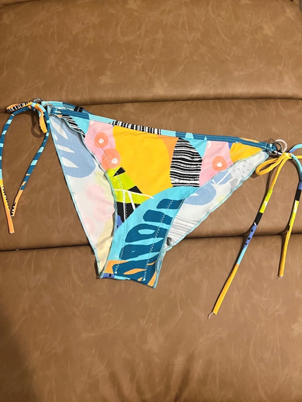 Body Glove Cheeky Bikini Bottom in Multicolor Tropical Print
